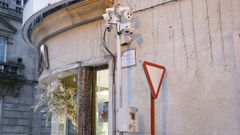 Un grupo de c�maras, en el cruce de las calles Santo Domingo y Concordia.