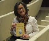 Las ilustraciones del libro, como en esta camiseta, son de Xan Egu�a.