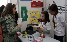 Carmen Giad�s y Esther Su�rez, en su stand de Galiciencia. 