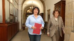 La diputada y pr�xima concejala de Facenda de Santiago, Saleta Chao Rivas (BNG), con la alcaldesa, Goretti Sanmart�n, ayer en el Ayuntamiento.