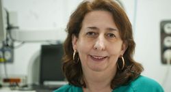 La especialista del CHUF Ana Echarri Pi�do. 