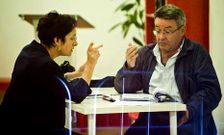 Natividad Gonz�lez Laso se reuni� ayer con el instructor de su expediente, Enrique Barrera.