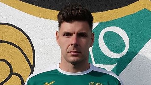 Esteban Ruiz, en su etapa en el Coruxo, llega
