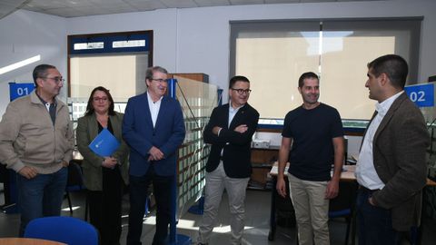 El conselleiro de Emprego, Comercio e Emigracin, Jos Gonzlez, visit la oficina del Servizo Pblico de Emprego de Galicia (SPEG) de O Carballio
