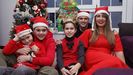 La familia coru�esa Couselo S�nchez. De izquierda a derecha, Iago (6 a�os), Hugo (12), Vega (9), Juan (46) y Vanessa (45). 