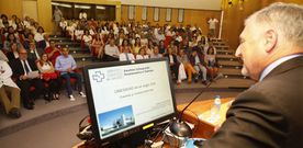 El doctor Felipe Casanueva imparti� ayer en Montecelo una conferencia magistral sobre la obesidad y sus consecuencias. 