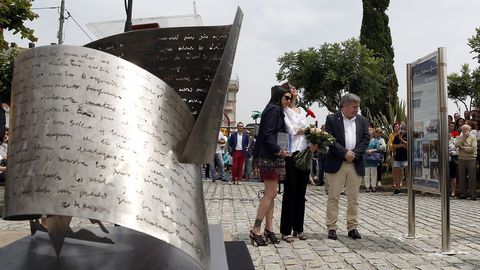 ACTO DEL HOMENAJE A PLACIDO BETANZOS EN EL QUE BAUTIZOCON SU NOMBRE EL PASEO MARITIMO DE PALMEIRA