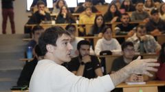 El investigador Mario Pansera dio una charla en el Foro Aero, de la Escola de Enxeara Aeronutica e do Espazo de Ourense