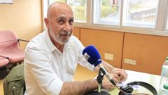 El alcalde de Mux�a, Javier Sar, en el estudio de Radio Voz Berganti�os