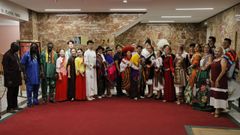 Representantes de los grupos que participan en las XLI Xornadas de Folclore de la Diputaci�n de Ourense, durante la inauguraci�n, en el Teatro Principal.