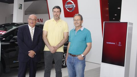 Luis Garabaya presentado como nuevo entrenador del Siero Deportivo Balonmano en las instalaciones de Cyasa, concesionario oficial Nissan