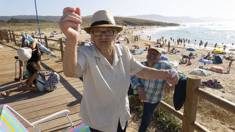Carmen, esta mesma fin de semana, na praia de Pedra do Sal co seu fillo 