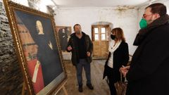 El cronista oficial de San Mart�n de Oscos, Jos� Antonio �lvarez; la consejera de Hacienda, Ana C�rcaba; y el presidente del Principado de Asturias, Adri�n Barb�n