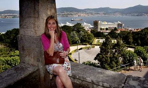 Viviana Garc�a, en su mirador favorito del monte de O Castro, al que suele acudir todas las semanas.