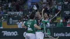 Varios jugadores del Liceo celebran su triunfo frente al Igualada en el segundo partido de la eliminatoria por el t�tulo de la OK Liga.