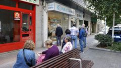Colas en una agencia del Paseo de Coln para reservar viajes del Imserso