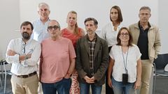 Representantes de la Red de Inclusi�n Activa (Redia) de Gij�n, acompa�ados de la directora de la Fundaci�n Municipal de Servicios Sociales, Covandonga Land�n