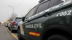 Un veh�culo de la Guardia Civil durante un control de drogas.