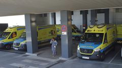 Imagen de archivo de ambulancias a las puertas del Chuac