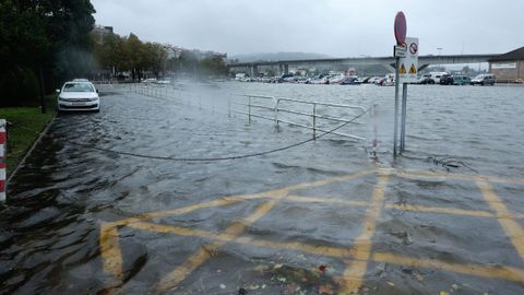 El agua aneg el muelle de As Corbaceiras, en Pontevedra