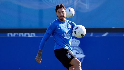 Jos� Mar�a Gim�nez, durante un entrenamiento del Deportivo.