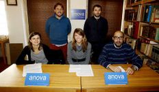La coordinadora local de Anova se presenta a la ciudadan�a.