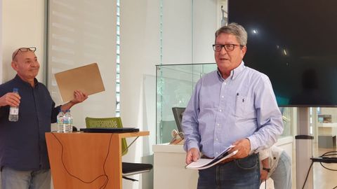 Urgorri acompa�ado del actual director del museo, Javier Iglesias, en el acto del pasado viernes.