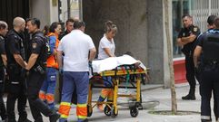 El hombre atrincherado en Ourense sali� en camilla del edificio