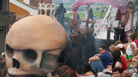 Una de las carrozas del desfile de Valdesoto.Una de las carrozas del desfile de Valdesoto