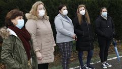 Maica, Mar�a, Raquel, Luchi y Lidia, que trabajan en los supermercados M�s y M�s y Covir�n, lamentan que a estas alturas todav�a haya gente que �lleve mal� mantener la distancia social y usar mascarilla en espacios cerrados