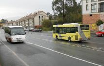 La dos operadoras que pasan por Cacheiras han coordinado los horarios de autob�s. 