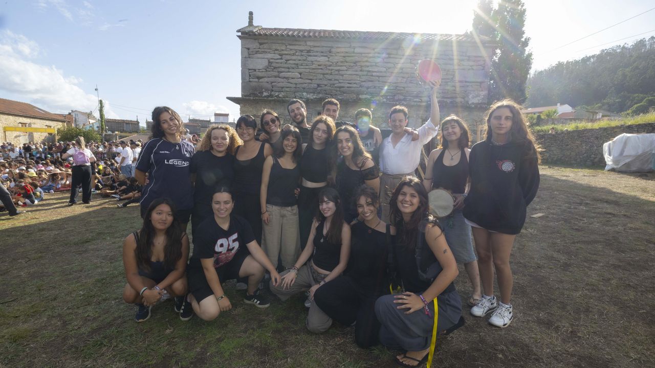 Quince jóvenes descubren las Festiletras y la vida de aldea desde dentro