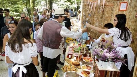 Feria tradicional en las Fiestas de San Roque en Caldas de Reis
