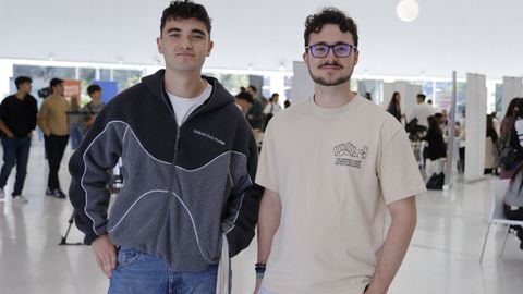empleo.Diego y Alejandro buscan una primera toma de contacto con las empresas del rea de la ingeniera informtica, que el primero estudia y el segundo ya ha terminado en Elvia