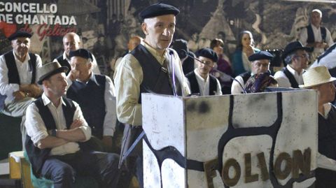 El pregonero, Roberto Fern�ndez, ensalz� la magia del foli�n