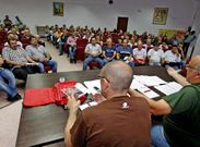 Los trabajadores de la flota de cefalopoderos decidieron en asamblea mantener las protestas.