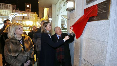 Alonso Montero no 2016 lembrando en Lugo descubrindo unha placa polas tertulias do M�ndez