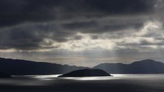 Imagen nocturna de la isla Coelleira, entre O Vicedo y Bares