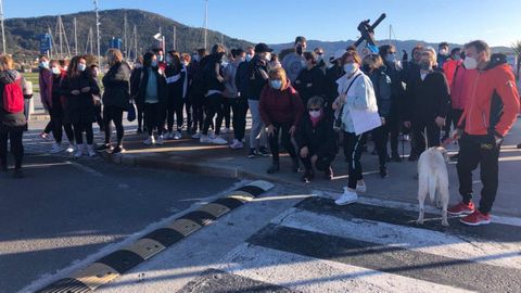 Caminata en Muros con motivo del 8M