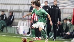 lvaro Mardones en un partido disputado este curso en A Malata. 