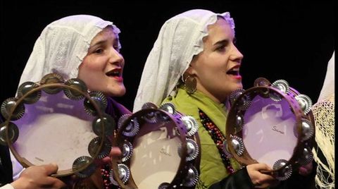 -Un momento de una de las actuaciones en Cangas