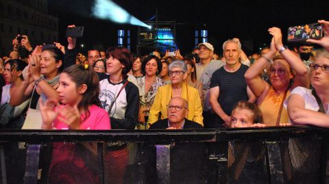 Antonio Maca sigui el concierto de Rosario Flores desde primera fila y en su silla de ruedas, acompaado por su mujer, Nieves Torres