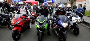 La concentraci�n reuni� en Ponteceso a un centenar y medio de motores.