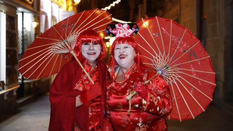 El Liceo ourensano se llen� de comadres vestidas con trabajad�simos y orginales difraces