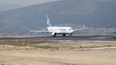 Imagen de archivo de un avi�n en el aeropuerto de Vigo
