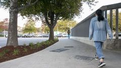 Mejoras de la accesibilidad en mejora la accesibilidad en el entorno del IES Rafael Dieste, en el cruce entre Manuel Murgu�a y la ronda de Outeiro, en A Coru�a