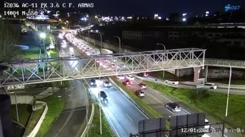 Las colas causadas por el incendio del coche, y en plena hora punta, llegaron a Palavea