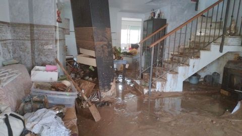 Estado del interior de la vivienda de Carlos y Blanca en Godelleta tras la dana