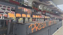 El palco del Estadio de Vallecas fue vandalizado por unos encapuchados.
