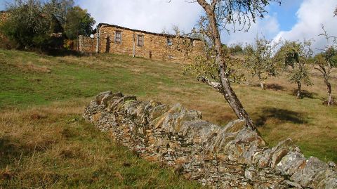 Una de las antiguas viviendas de Penadexo